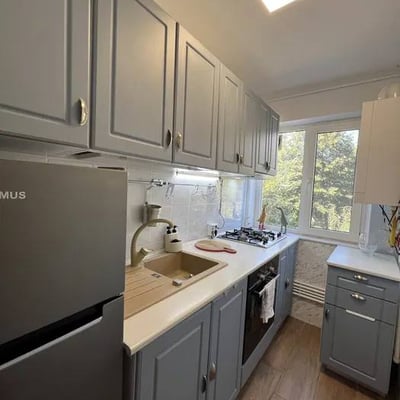 Аренда комфортной 3-комнатной квартиры с отдельной кухней, 55 м², район Инел 2, Констанца, Румыния